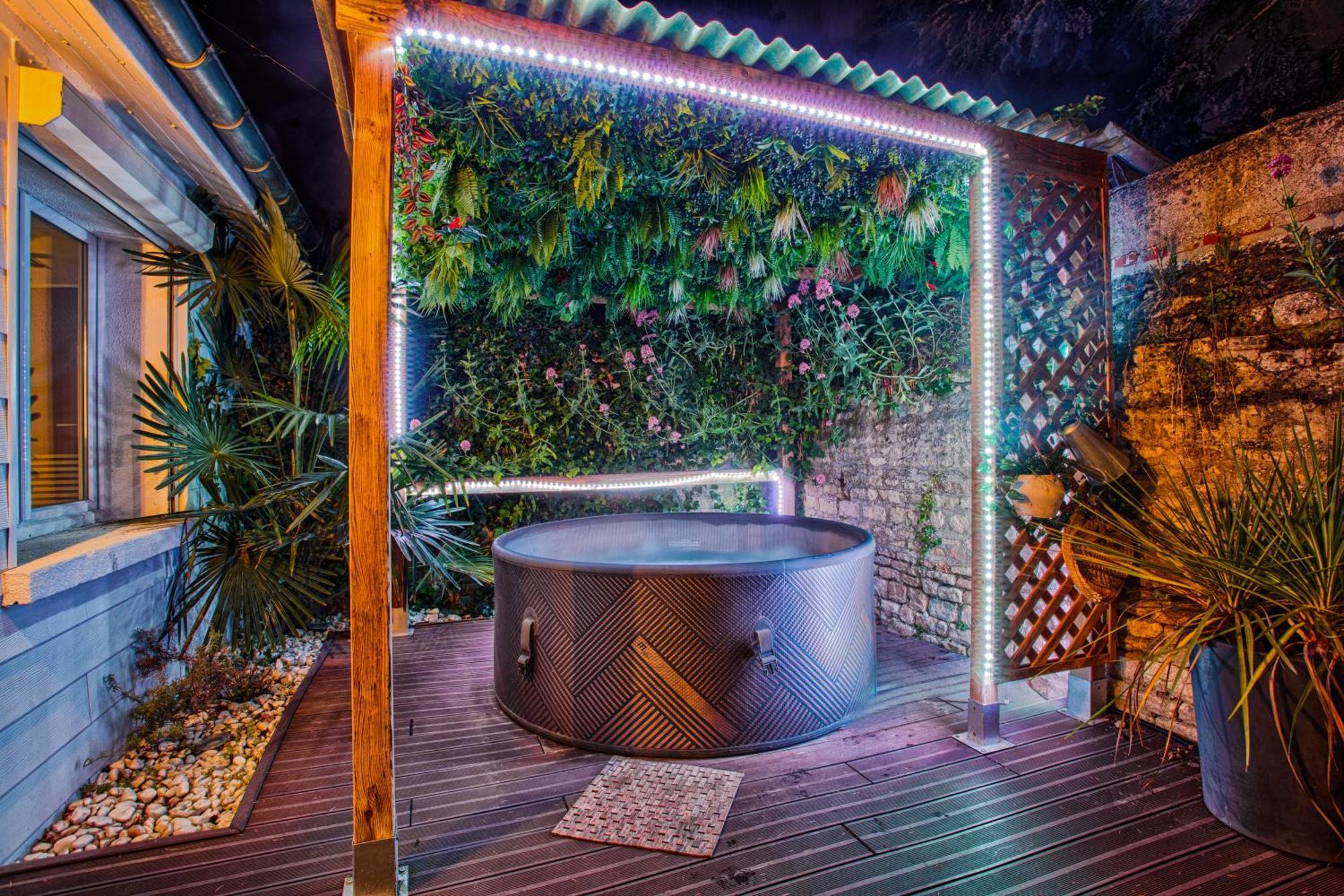 Appartement Fraichement Renovee - Jacuzzi Au Coeur De Caen Exteriér fotografie
