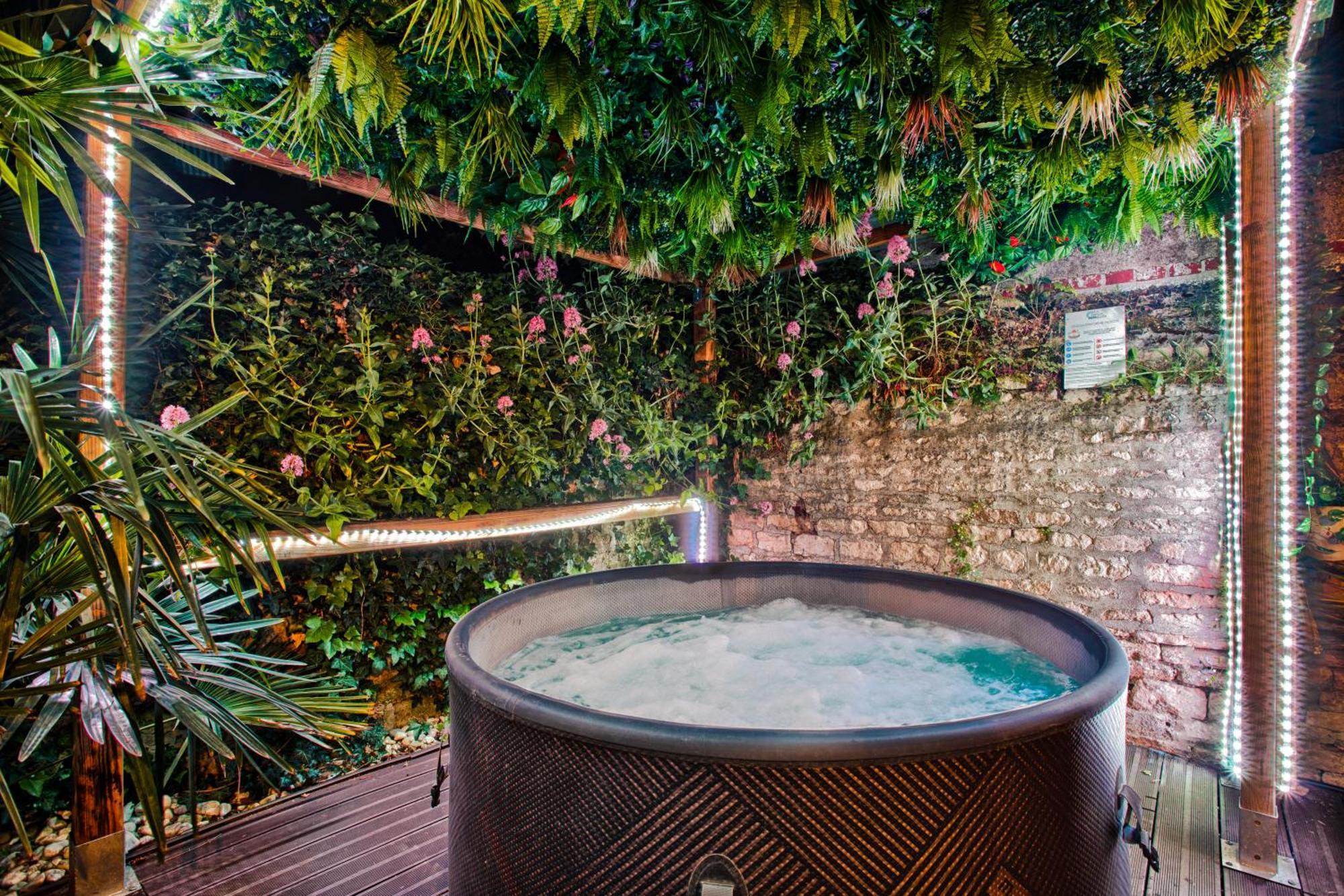 Appartement Fraichement Renovee - Jacuzzi Au Coeur De Caen Exteriér fotografie